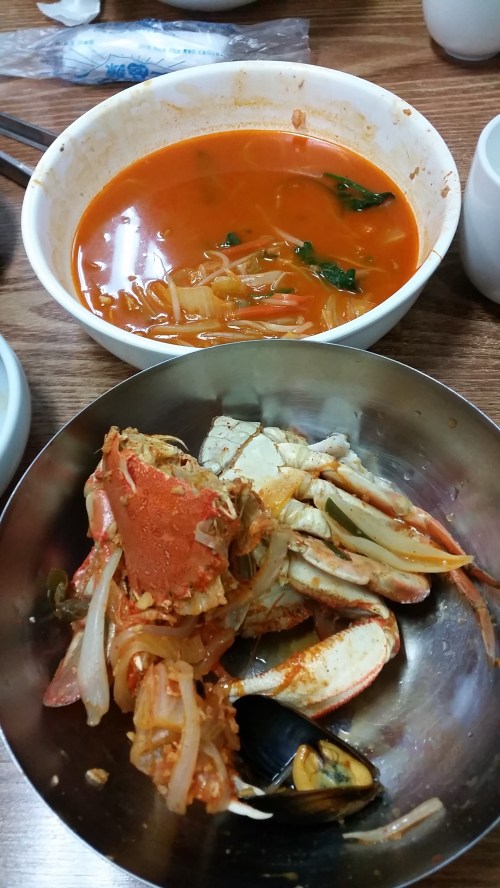 LOOK! A WHOLE CRAB!!